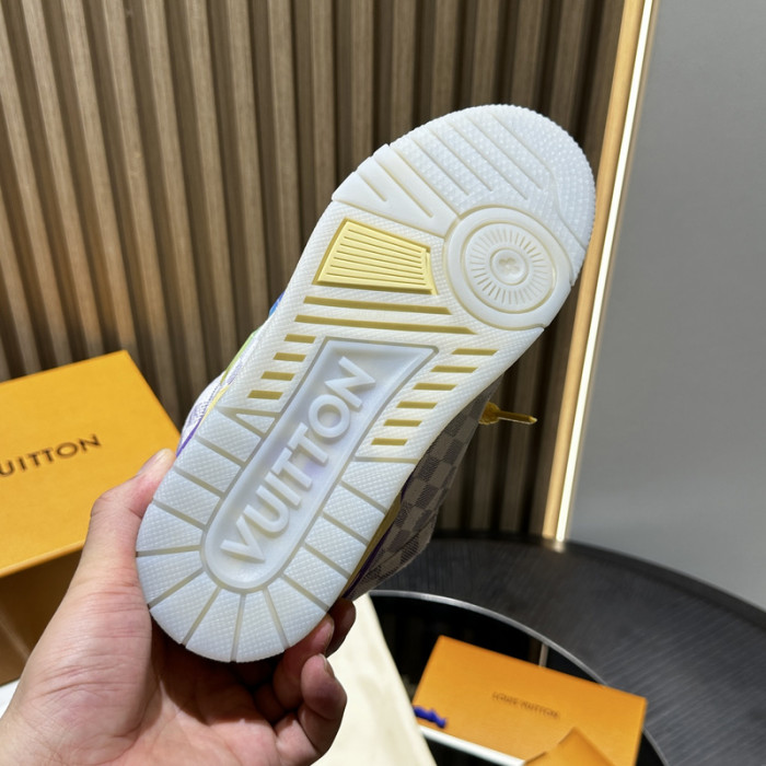 L1VV TRAINER
