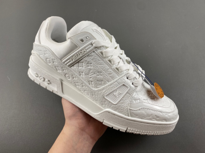 L1VV TRAINER