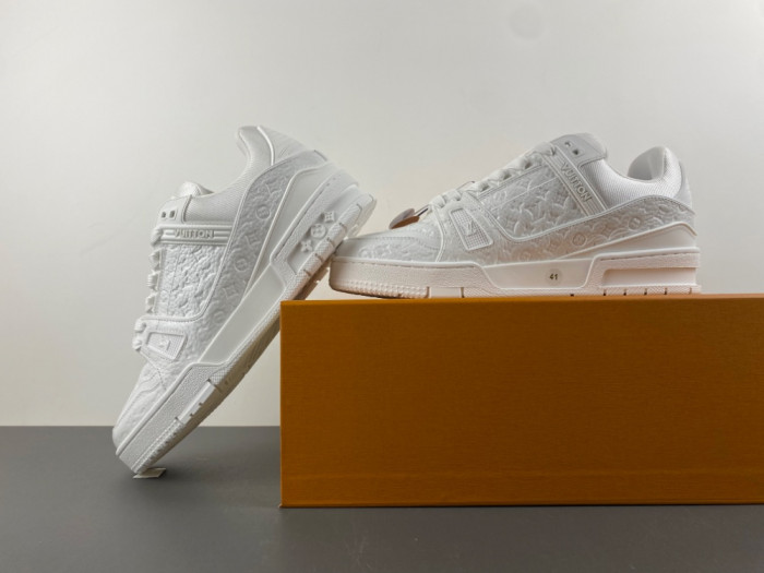 L1VV TRAINER
