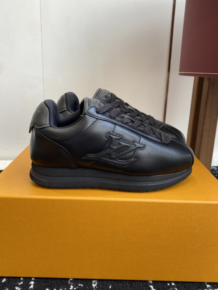 L1VV Buttersoft Sneakers