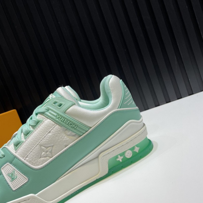 L1VV TRAINER
