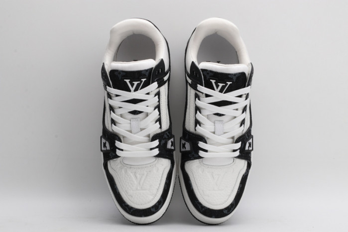 L1VV TRAINER