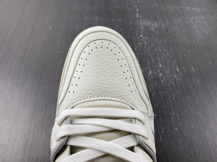 L1VV TRAINER