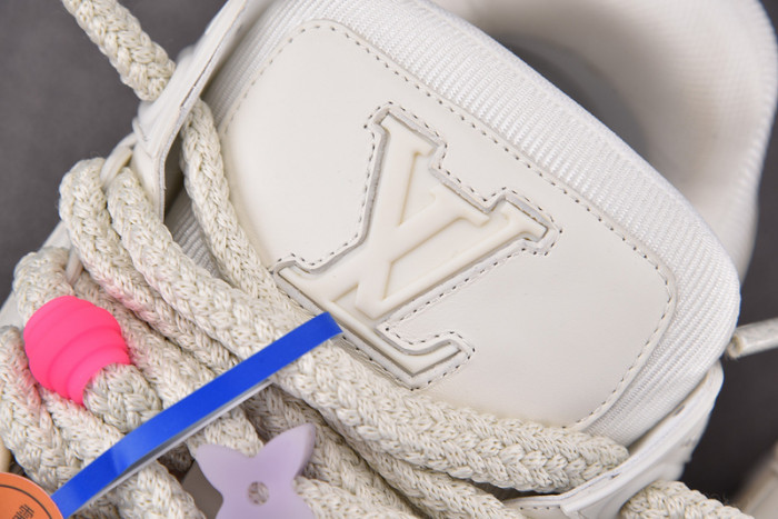L1VV TRAINER