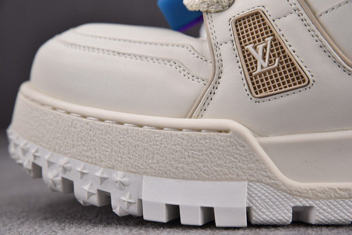 L1VV TRAINER