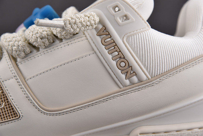 L1VV TRAINER