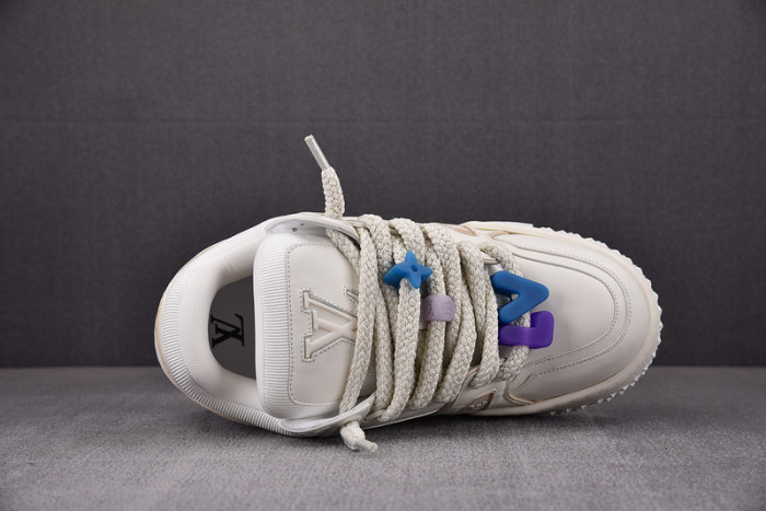 L1VV TRAINER