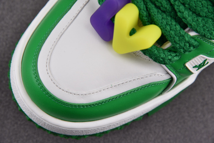 L1VV TRAINER
