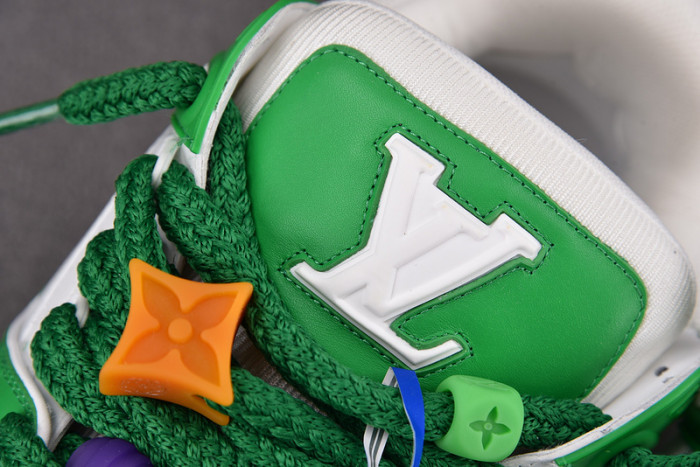 L1VV TRAINER