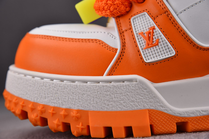L1VV TRAINER
