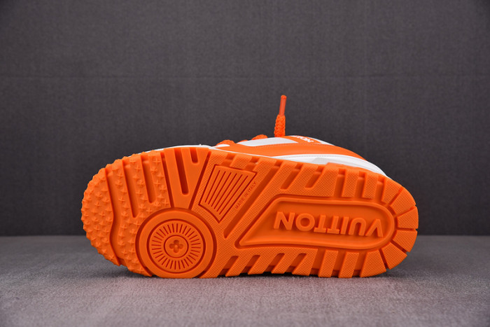 L1VV TRAINER