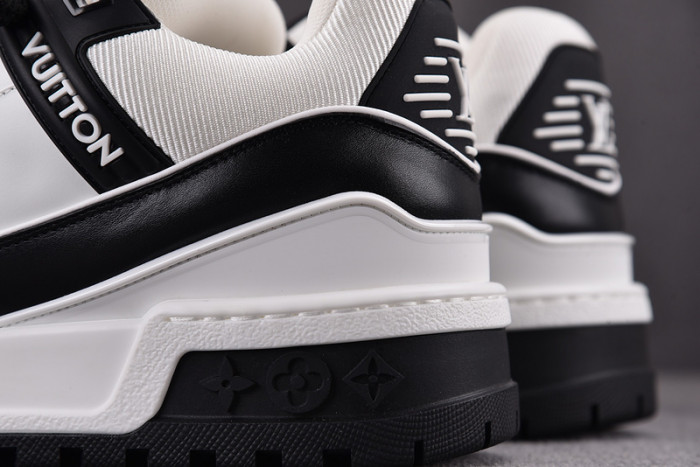 L1VV TRAINER