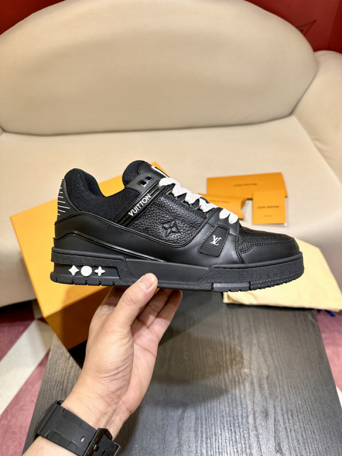L1VV TRAINER