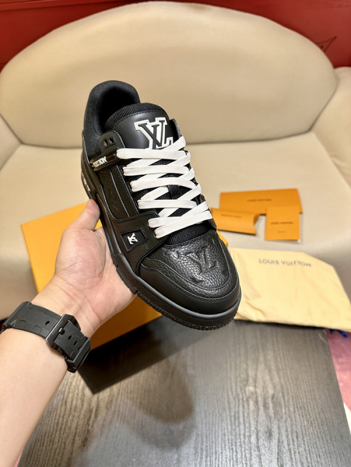L1VV TRAINER