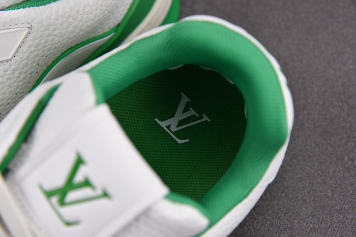 L1VV TRAINER