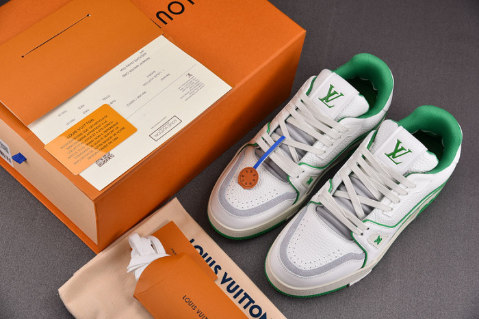 L1VV TRAINER