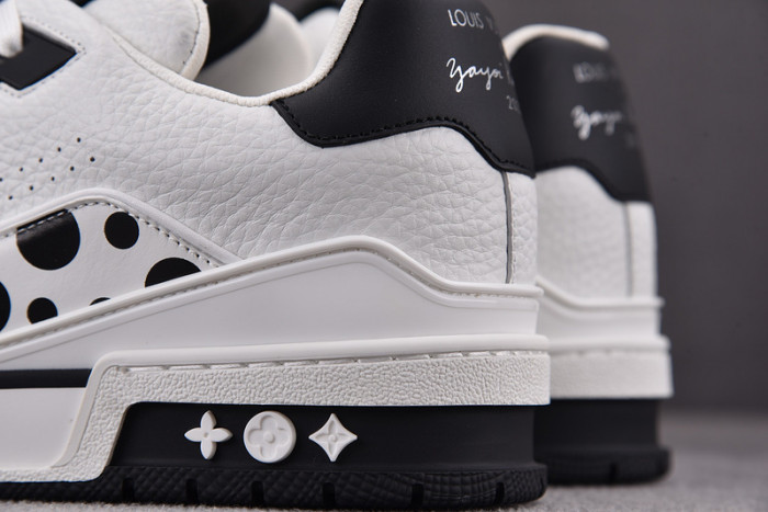 L1VV TRAINER