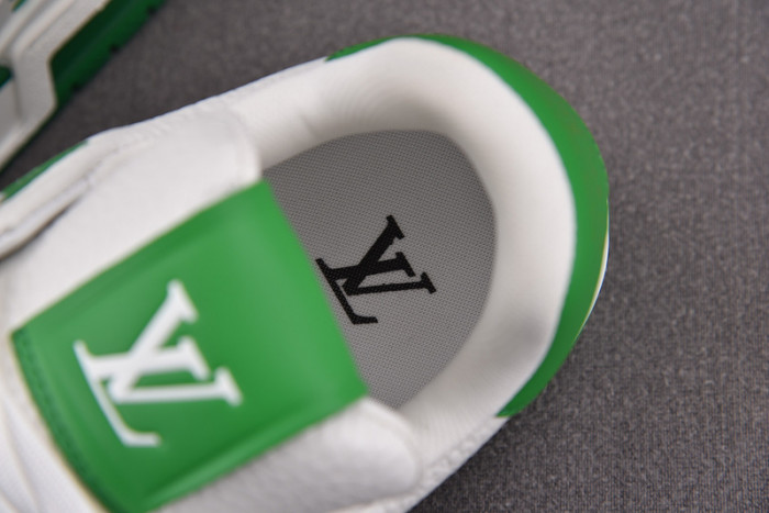 L1VV TRAINER