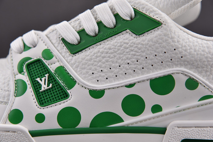 L1VV TRAINER