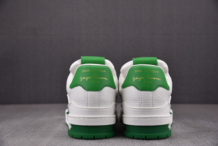 L1VV TRAINER