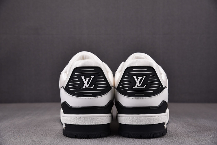 L1VV TRAINER