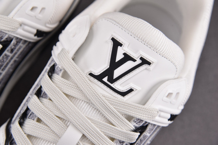 L1VV TRAINER