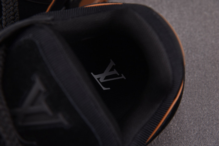L1VV TRAINER