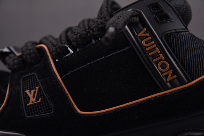 L1VV TRAINER