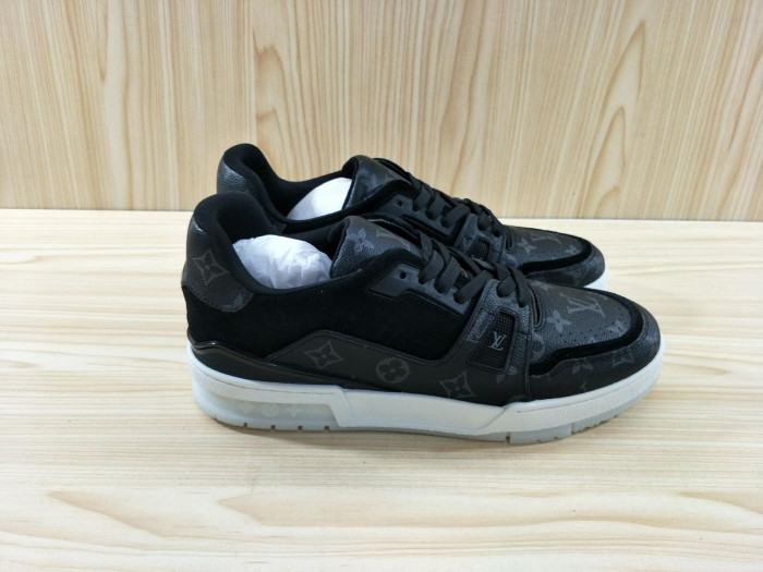 L1VV TRAINER