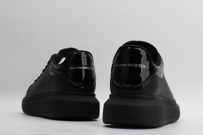 ALEXANDER MCQUEEN Sneaker
