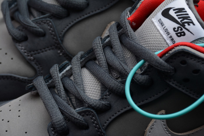 Nike SB Dunk Low Staple NYC Pigeon 304292-011