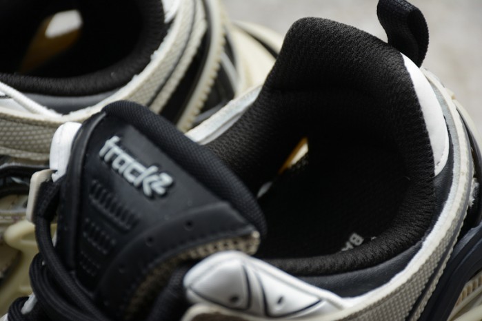 Balen Runner Sneakers 570391 W2GN7 2009