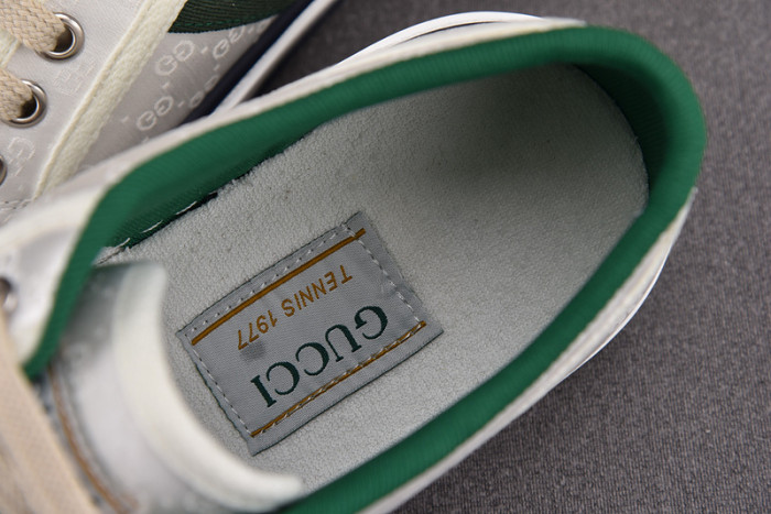 GU LOW TOP SNEAKER