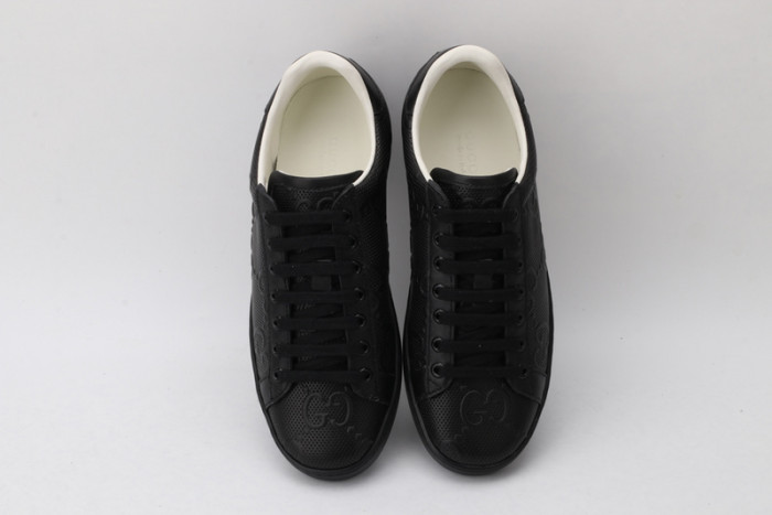 GU LOW TOP SNEAKER