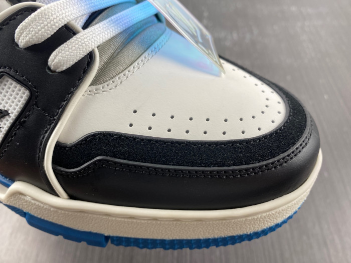 L1VV TRAINER