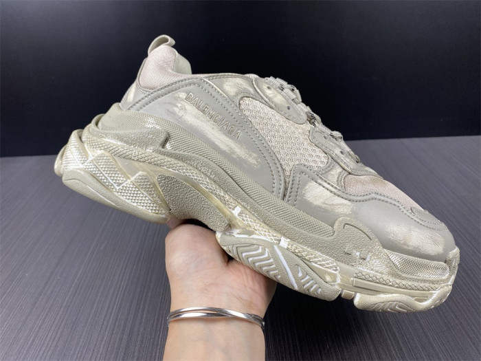 BALEN Triple S Sneaker 524039 W3CN3 9700