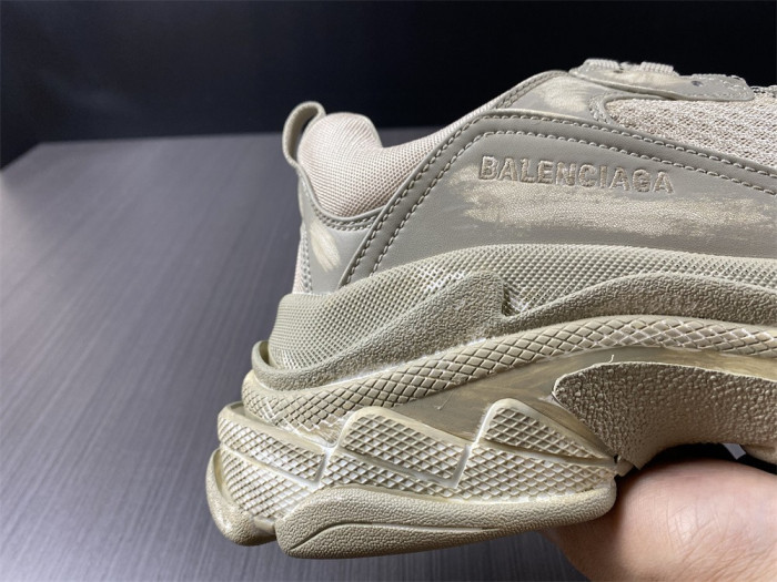 BALEN Triple S Sneaker 524039 W3CN3 9700