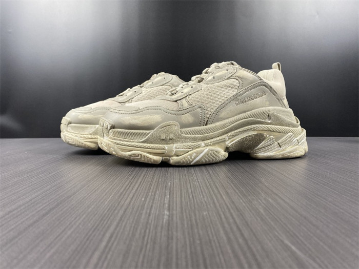 BALEN Triple S Sneaker 524039 W3CN3 9700