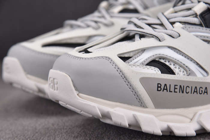 BALEN TRACK TRAINER 542023 W3AD3 9812
