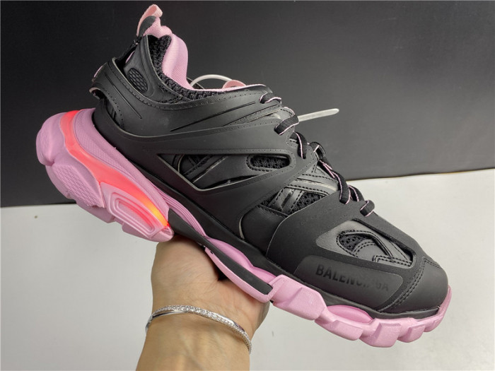 Balen TRIPLE TRAINER LIGHTED BLACK AND PINK 542436 W3AC1 1051