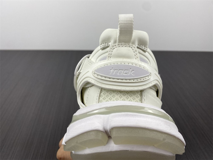 BALEN TRACK TRAINER WHITE 542436 W3CR1 9000