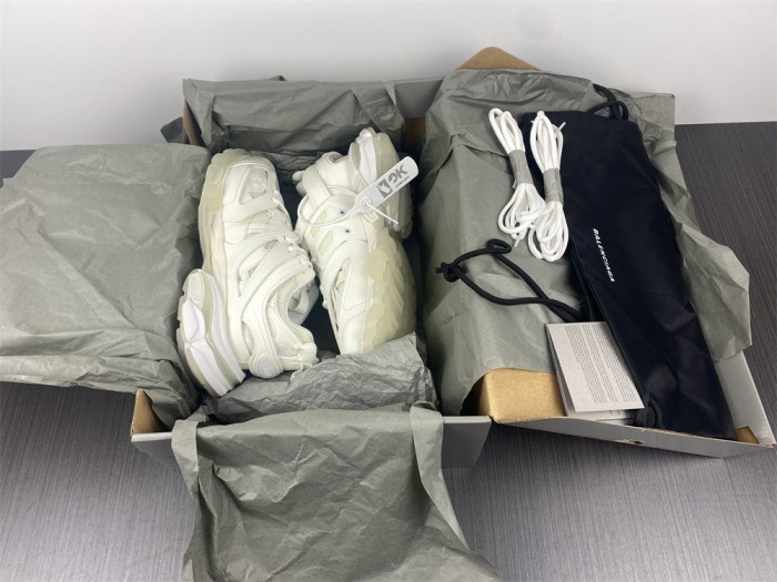 BALEN TRACK TRAINER WHITE 542436 W3CR1 9000