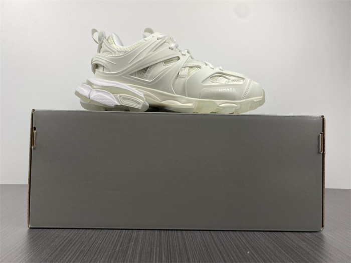 BALEN TRACK TRAINER WHITE 542436 W3CR1 9000