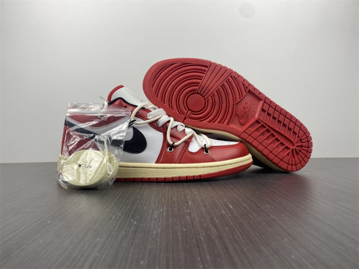 Air Jordan 1 Low Chicago 553558-118