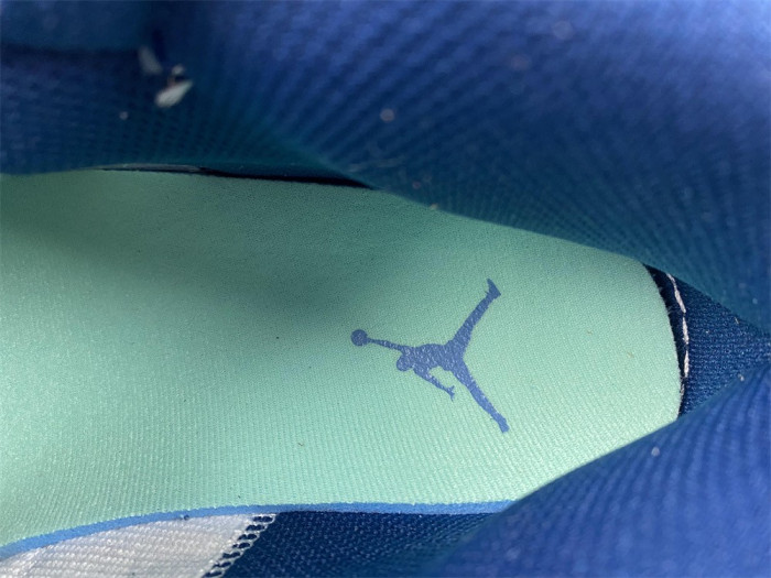Air Jordan 1 Mid Blue Mint 554724-413