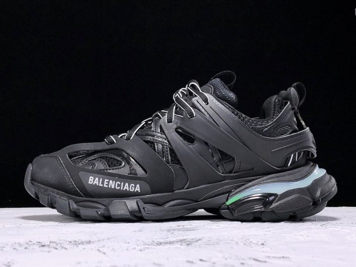 Balen Track Sneakers MAILLE LIGHTED SOLE BLACK 555036 W1GB1 1000
