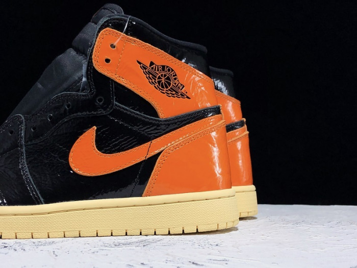 Air Jordan 1 Retro High Shattered Backboard 3.0 555088-028