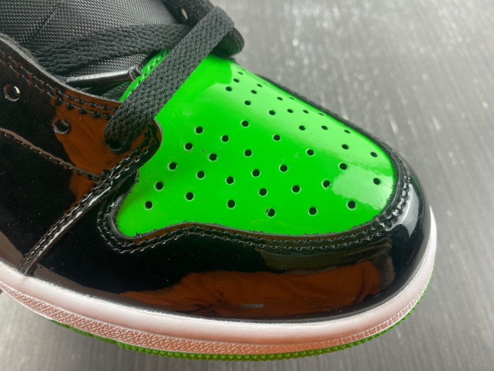 Air Jordan 1 Patent Green Black 555088-030