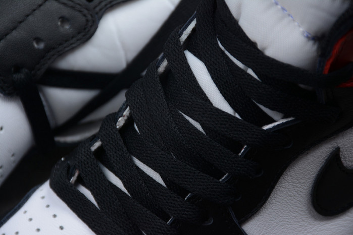Air Jordan 1 Retro Black Toe (2016) 555088-125