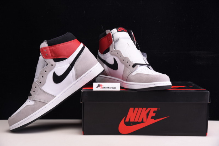 Air Jordan 1 Retro High Light Smoke Grey 555088-126